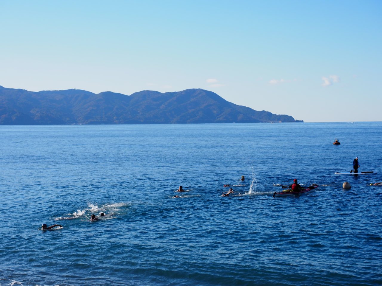 千本浜元旦水泳