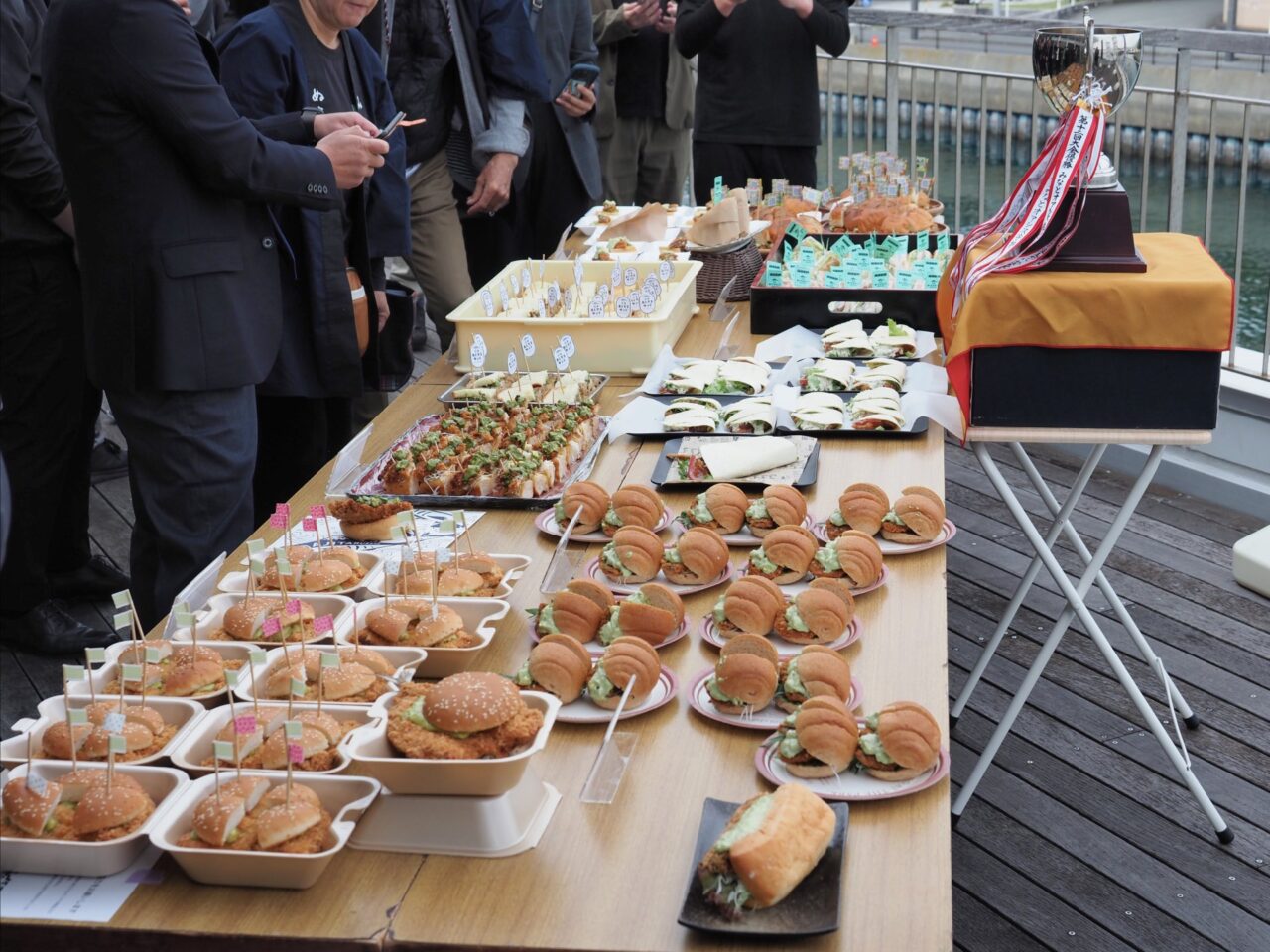 ぬまづみなと商店街のあじたるサンド