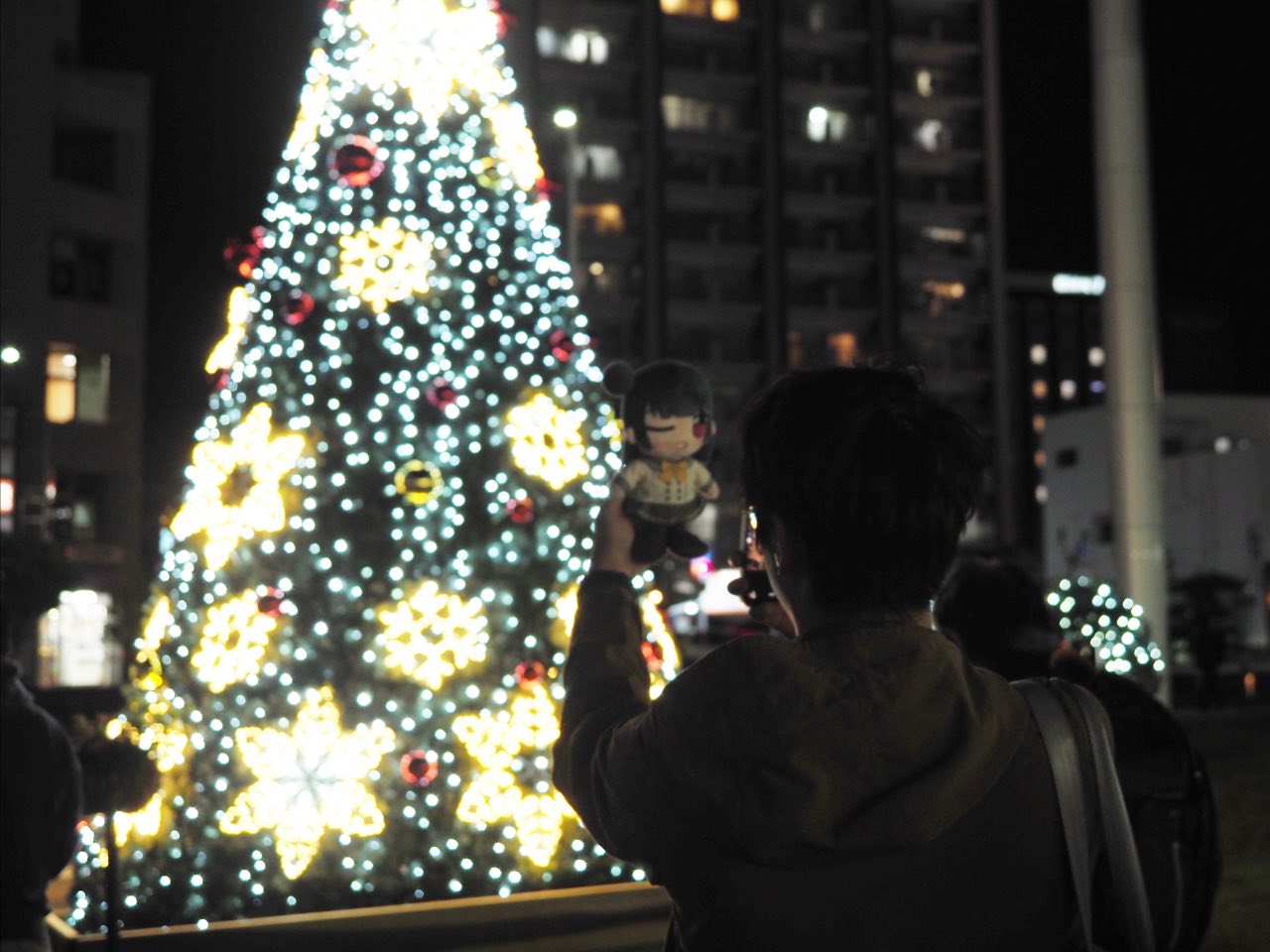 沼津駅北口広場　クリスマスツリーイルミネーション
